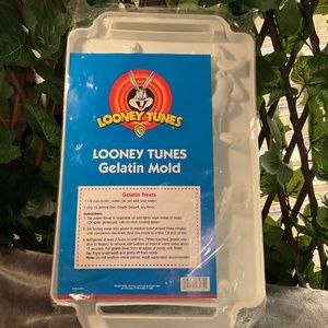 Vintage New Looney Tunes Gelatin Mold